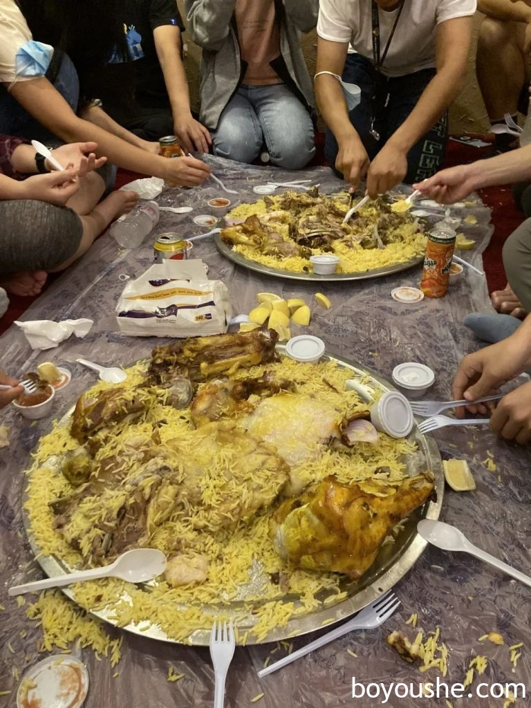 沙特不光有炸鸡，还有羊肉手抓饭 — 探访吉达名店Sarmad餐厅