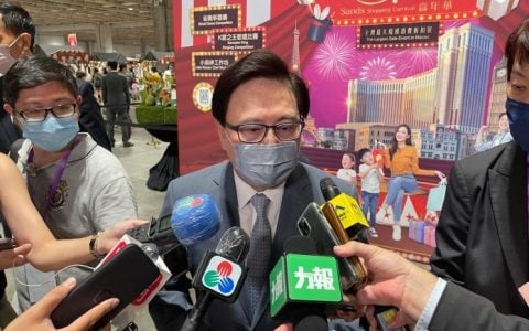 对赌牌竞投有信心 王英伟：标书最后定稿截止前提交